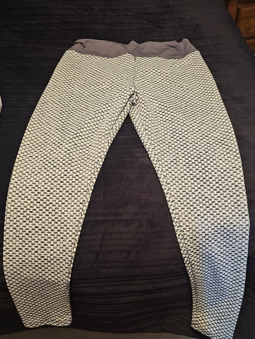 Textured High-Waist Ponte Leggings in Light Gray and Charcoal